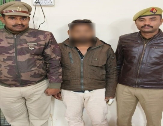 पुलिस ने फरार अभियुक्त को दबोचा