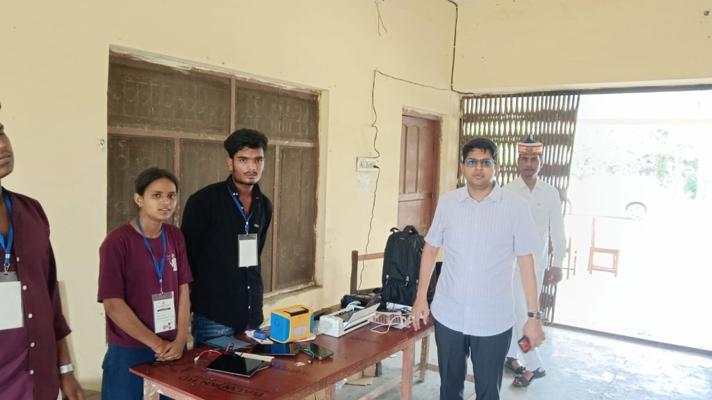 बी.एड. संयुक्त प्रवेश परीक्षा सकुशल संपन्न: डीएम ने परीक्षा केन्द्रों का किया निरीक्षण।