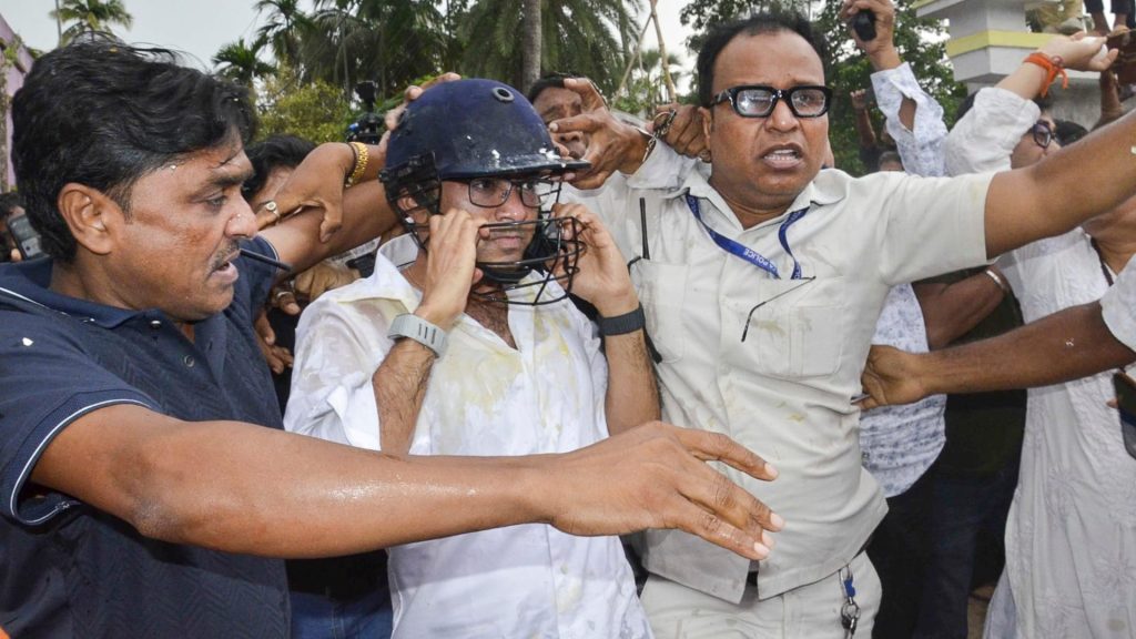 अभिषेक बनर्जी पर हमले के मामले में पांच गिरफ्तार, सोनारपुर घटना से बंगाल की राजनीति गरमाई।