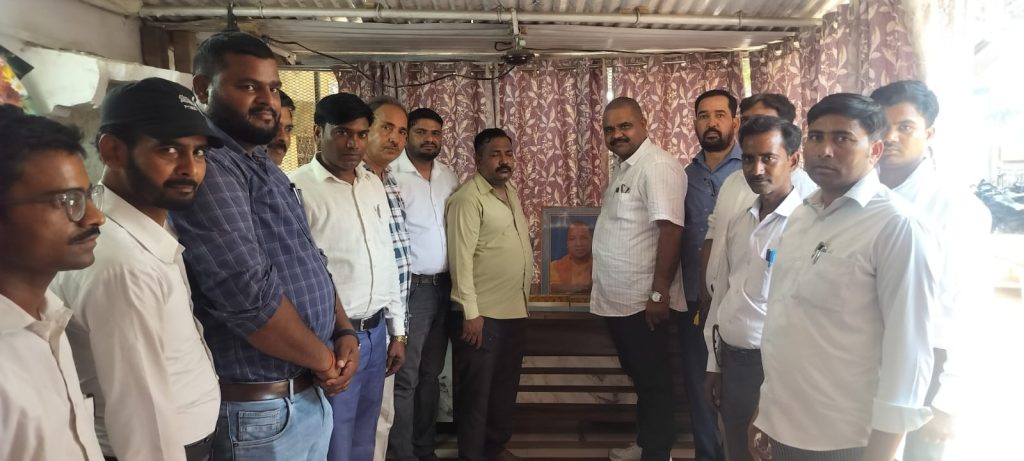 अधिवक्ताओं ने हर्षोल्लास के साथ मनाया मुख्यमंत्री योगी आदित्यनाथ का जन्मदिन।