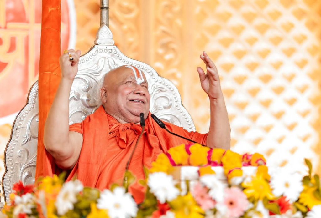 जिसके हृदय में राम हैं वही बड़ा है : रामभद्राचार्य