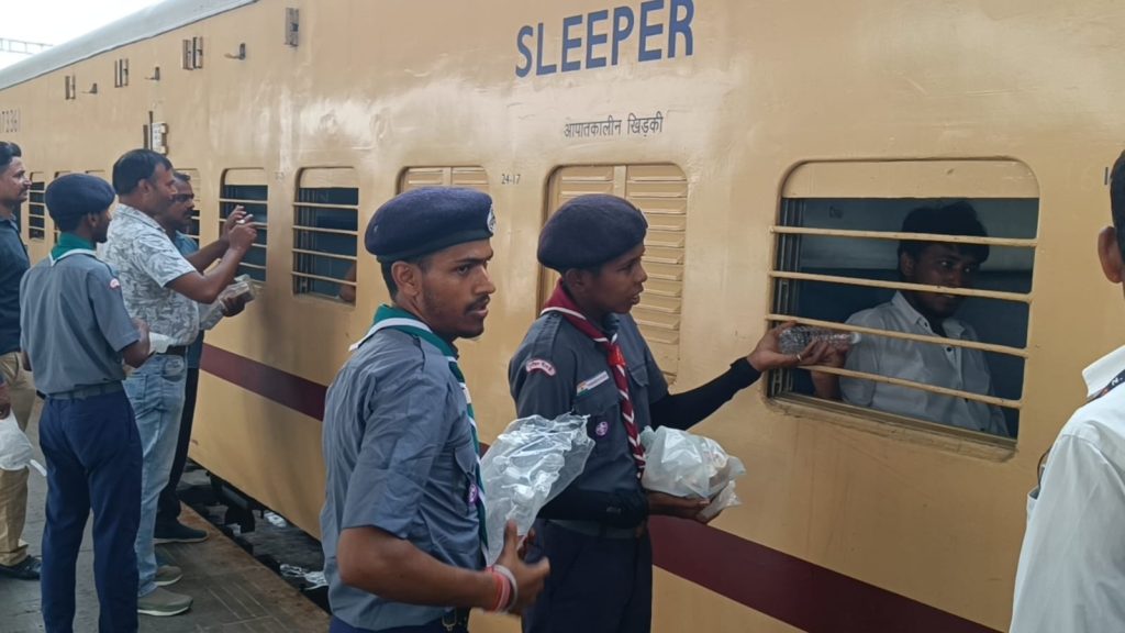 पुलिस भर्ती परीक्षा के लिए पूर्वोत्तर रेलवे के विशेष इंतजाम, परीक्षार्थियों हेतु चलाई जा रहीं विशेष ट्रेनें।