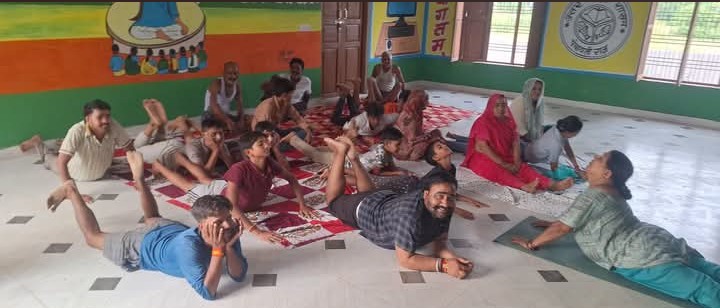पतौजा ग्राम पंचायत में अंतर्राष्ट्रीय योग दिवस पर सामूहिक योगाभ्यास आयोजित।
