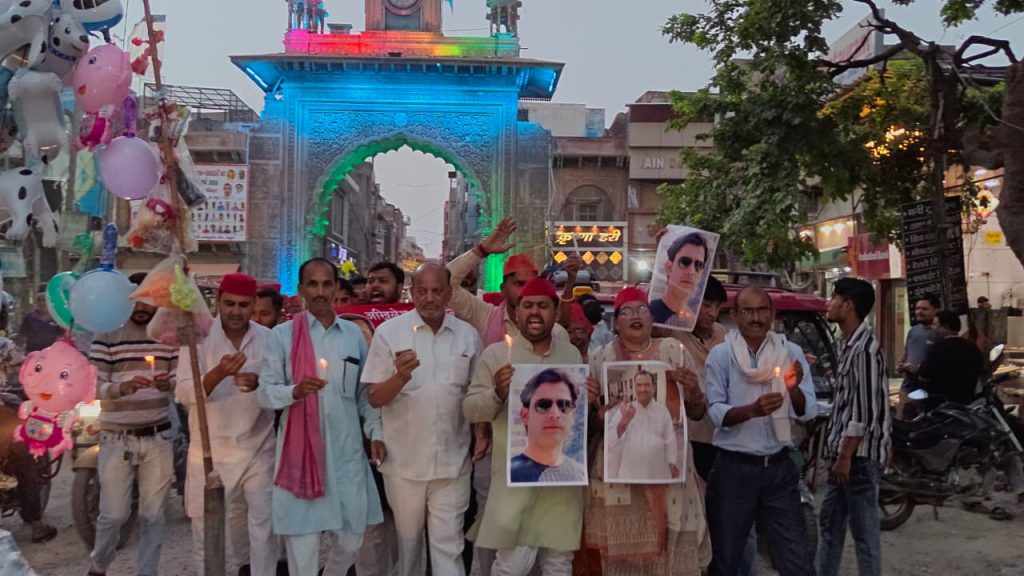 हत्या और कथित फर्जी एनकाउंटर के विरोध में समाजवादियों का इंकलाब कैंडल मार्च।