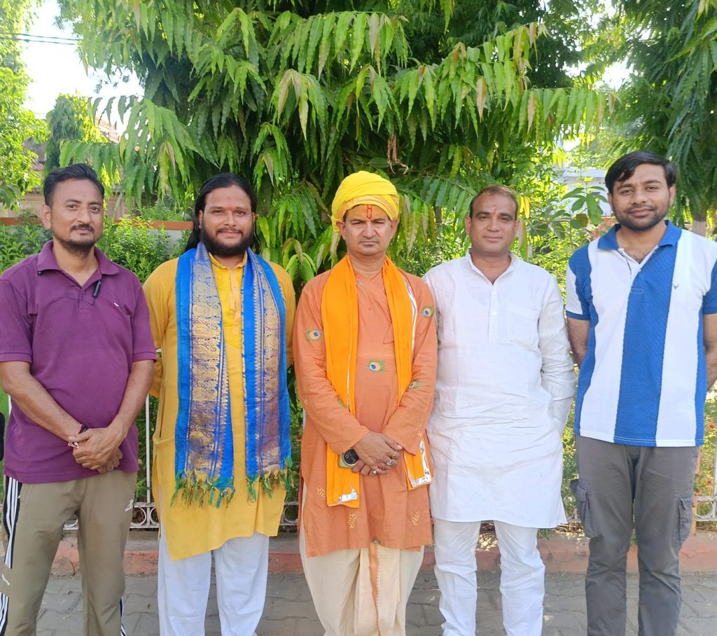 कृष्ण जन्मभूमि पर मुख्यमंत्री योगी के बयान का संत समाज ने किया स्वागत।
