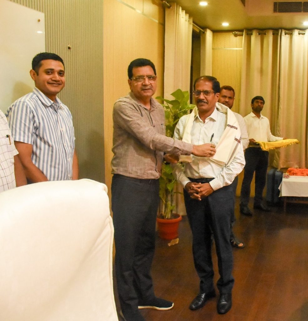 पूर्वोत्तर रेलवे ने सेवानिवृत्त अधिकारियों एवं कर्मचारियों को दी भावभीनी विदाई।