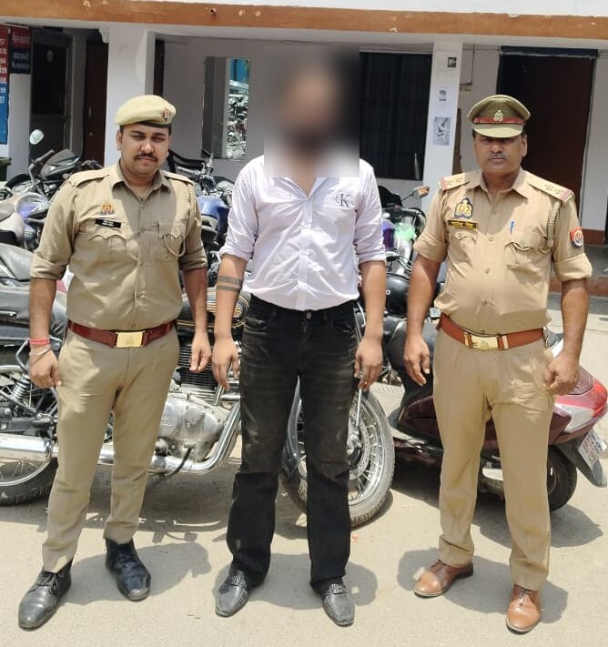 लाइसेंसी बंदूक लूटकर फरार आरोपी गिरफ्तार, गोमतीनगर विस्तार पुलिस ने हथियार किया बरामद।