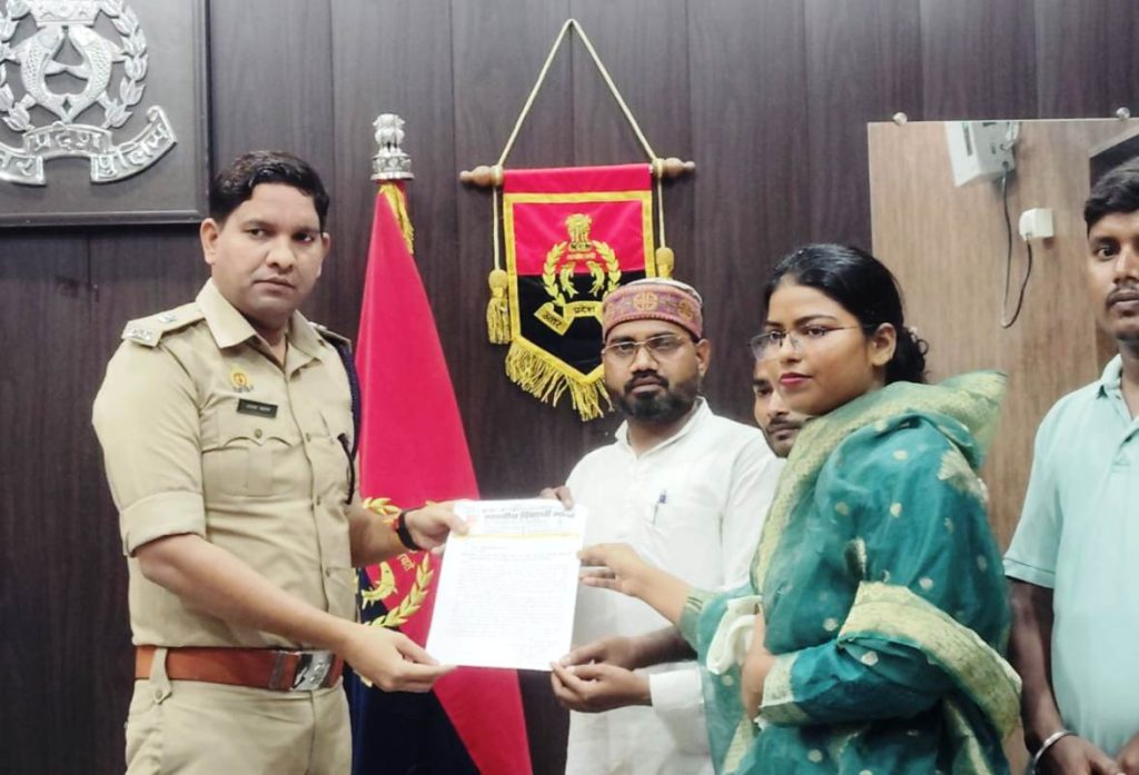 सोशल मीडिया पर अभद्र जातिगत टिप्पणी के विरोध में भारतीय विद्यार्थी मोर्चा ने सौंपा पत्रः दोषियों के विरूद्ध कार्रवाई की मांग।