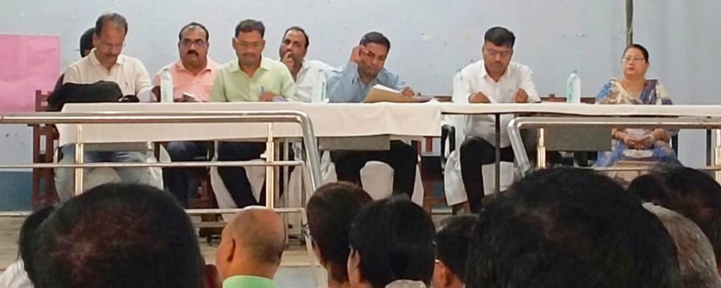 विद्यालयों को सौंपी गई जनपद स्तरीय खेल प्रतियोगिताओं की जिम्मेदारी।