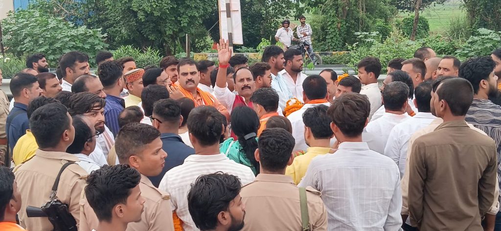 हजारों समर्थकों के साथ सदर विधायक अंकुर राज तिवारी ने किया भाजपा प्रदेश अध्यक्ष पंकज चौधरी का भव्य स्वागत।