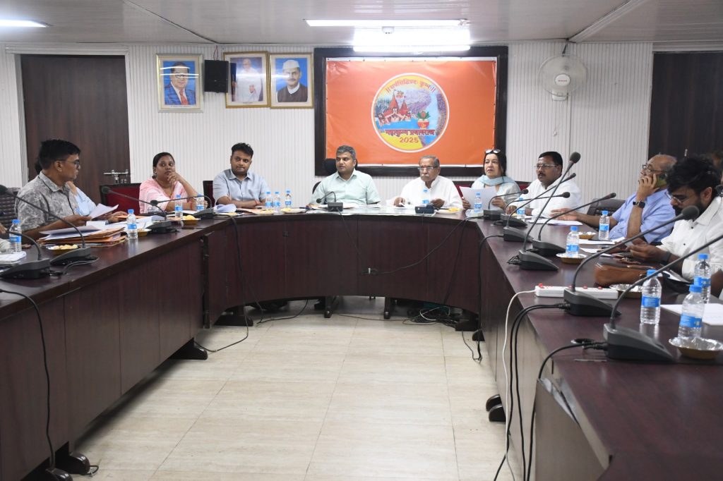 डीएम की अध्यक्षता में जिला उद्योग बंधु समिति की बैठक संपन्न, उद्यमियों की समस्याओं के त्वरित निस्तारण के निर्देश।