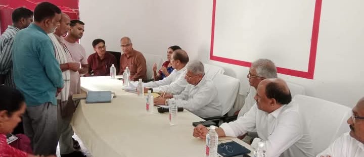 पिछड़ा वर्ग आयोग ने जसरथपुर में लगाई चौपाल, ओबीसी आरक्षण बढ़ाने पर मांगे सुझाव।