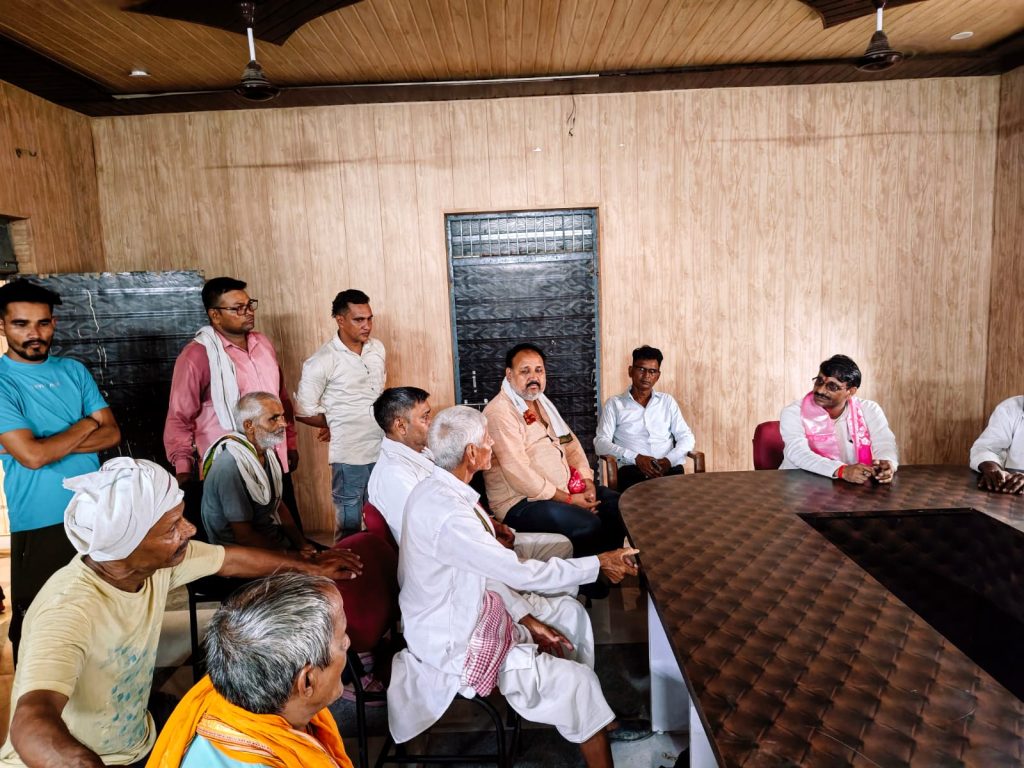 गोवर्धन विधानसभा क्षेत्र में गोल्डी भैया का जनसंपर्क अभियान तेज।