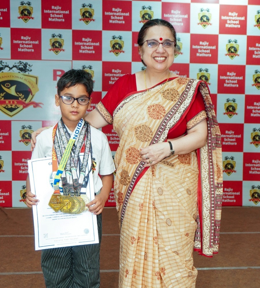 अंतरराष्ट्रीय खेल पटल पर चमका आरआईएस का ब्राइट स्टॉर स्केटर लक्ष।