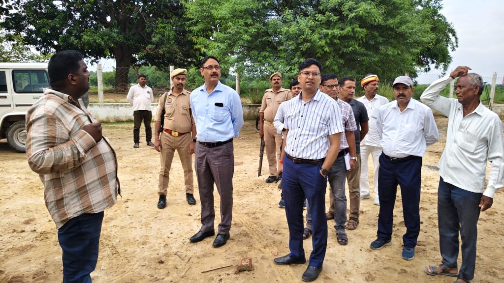 डीएम ने शिवापार गो-आश्रय स्थल का किया निरीक्षण, दिए आवश्यक निर्देश।