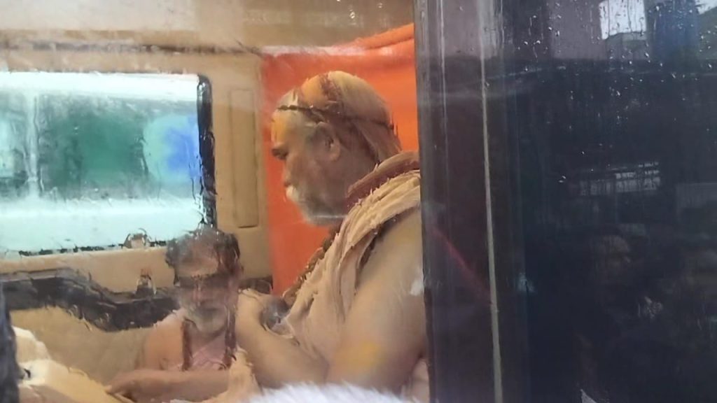 81 दिवसीय ‘गविष्टि’ रथ यात्रा कुदरहा पहुंची, गौ-रक्षा के समर्थन में जुटे श्रद्धालु।