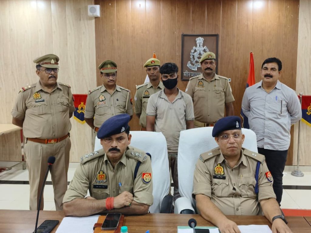 रेलवे ट्रैक के पास मिले किन्नर के शव मामले का खुलासा, हत्या का आरोपी गिरफ्तार, घटना में प्रयुक्त ऑटो बरामद।