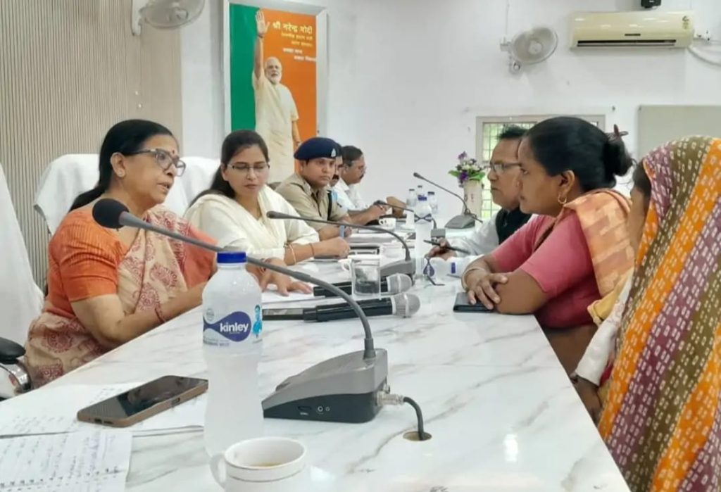 महिला आयोग की सदस्या ने सुनीं पीड़िताओं की फरियाद, 10 दिन में निस्तारण के निर्देश।