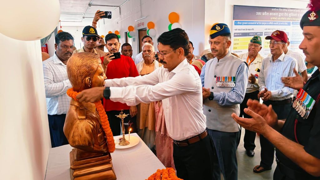 कारगिल विजय दिवस: अमर बलिदानियों को दी गई भावभीनी श्रद्धांजलि, वीर नारियों व पूर्व सैनिकों का हुआ भव्य सम्मान।