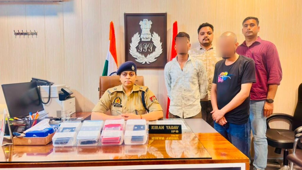 ई-सिम के सहारे विदेश से चल रहा था ‘डिजिटल अरेस्ट’ का खेल, लखनऊ साइबर पुलिस ने अंतरराष्ट्रीय ठगी नेटवर्क का किया भंडाफोड़।