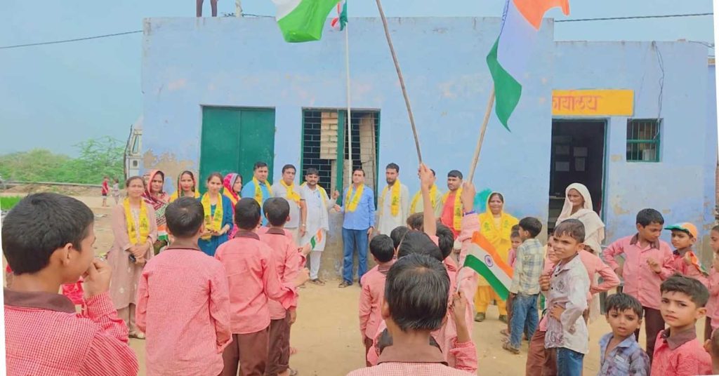 नगला जरैला स्कूल में देशभक्ति के नारों के बीच मनाया गया स्वतंत्रता दिवस।