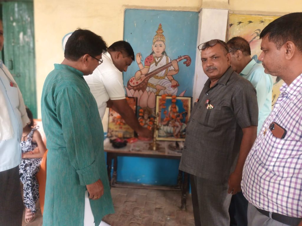 डी.एन.शर्मा इण्टर काॅलिज बहेड़ी ब्रह्मनान में हर्षोल्लास से मनाया गया स्वतन्त्रता दिवस।