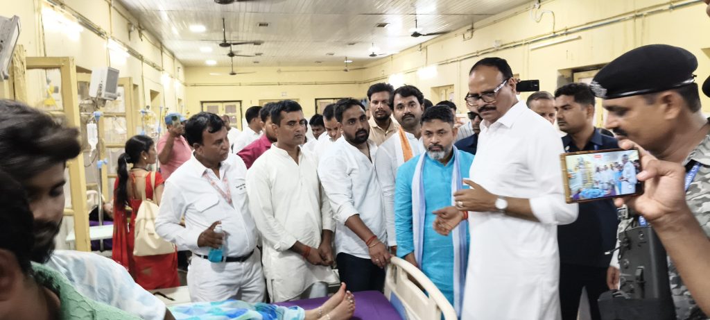 उपमुख्यमंत्री ने जिला अस्पताल का किया निरीक्षण, मरीजों की सुविधाएं बढ़ाने के दिए निर्देश।