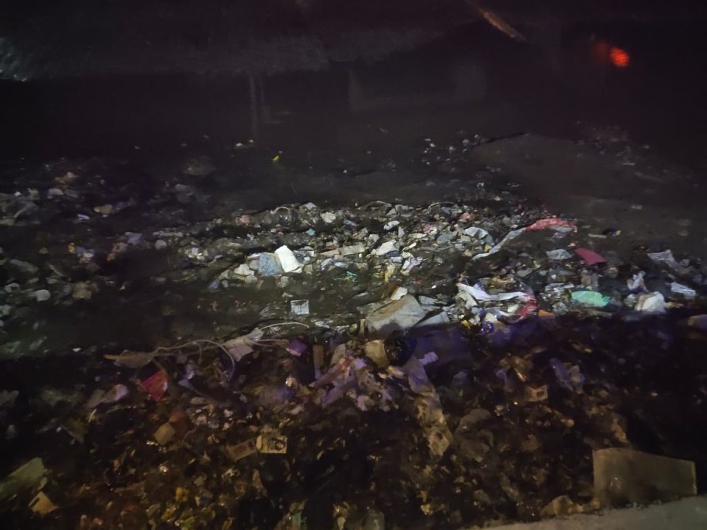 कोसी-बठेन मार्ग की जर्जर सड़क बनी दुर्घटनाओं का कारण, मरम्मत की मांग तेज।