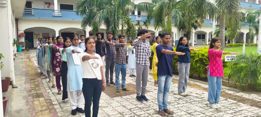‘नशामुक्त युवा, विकसित भारत संकल्प अभियान’ के तहत एनएसएस ने दिलाई नशामुक्ति की शपथ।