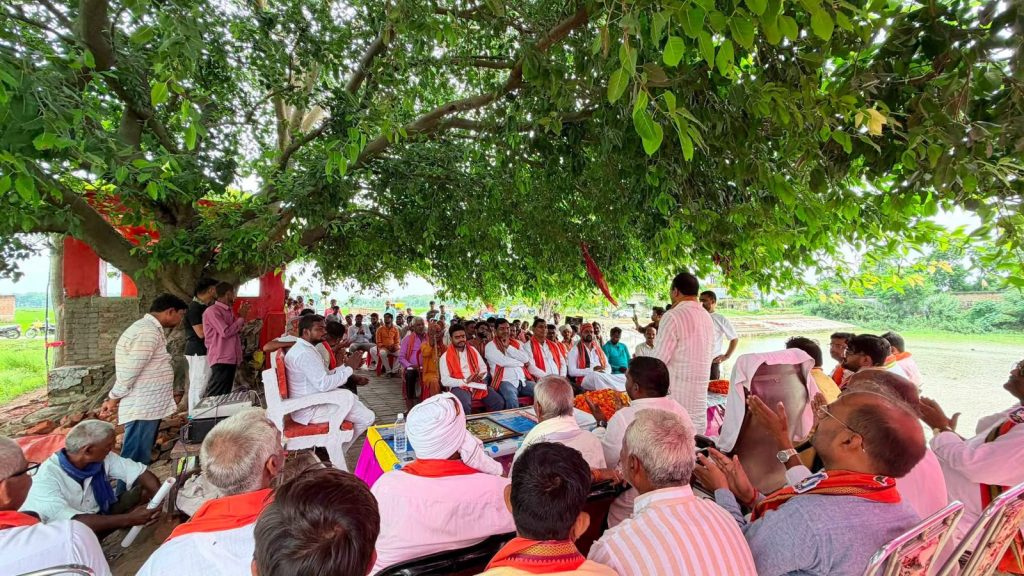 बिस्कोहर में जनचौपाल, पूर्व मंत्री डॉ. सतीश द्विवेदी ने गिनाईं केंद्र और प्रदेश सरकार की उपलब्धियां।