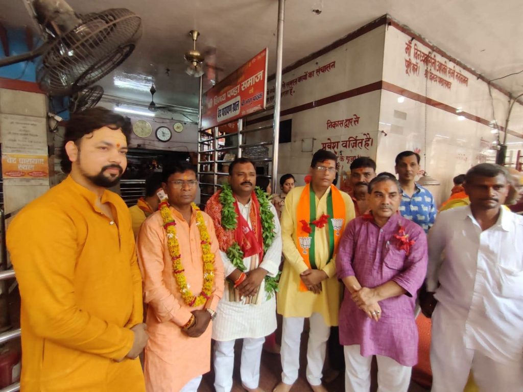 प्रदेश मंत्री राकेश बिंद का मां विंध्यवासिनी की पावन धरा पर प्रथम आगमन, भाजपा कार्यकर्ताओं ने किया भव्य स्वागत।
