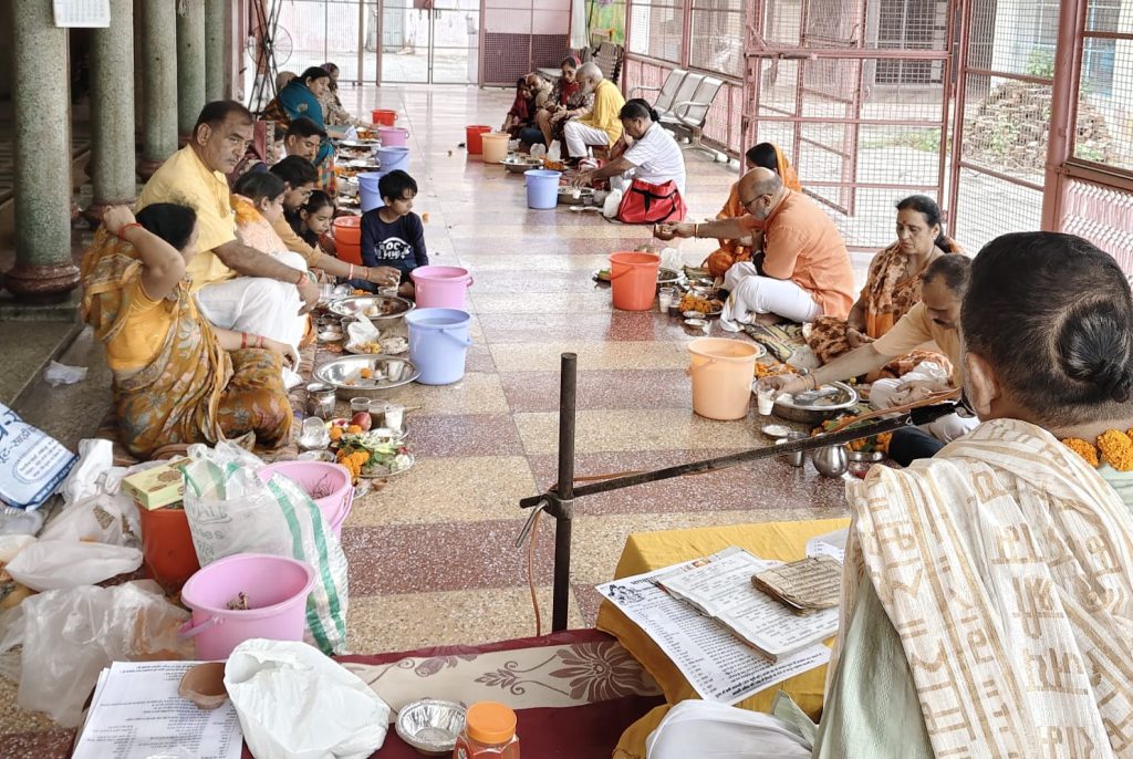 सामूहिक रूद्राभिषेक का किया गया आयोजन।