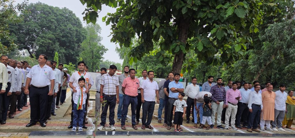 अफजलगढ सिंचाई खण्ड धामपुर में हर्षोल्लास से मनाया गया स्वतन्त्रता दिवस।