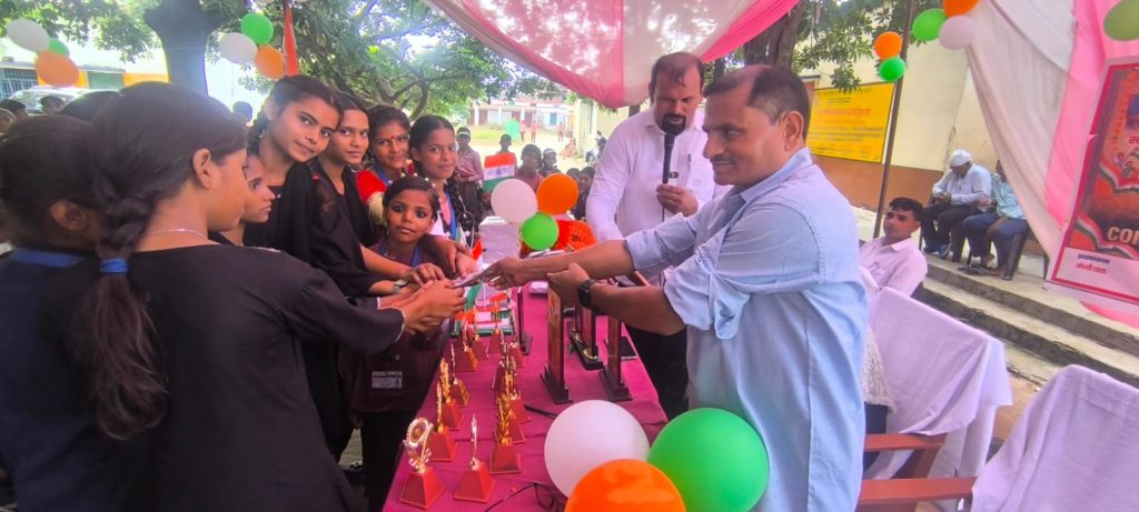 मेंहदावल में हर्षोल्लास से मनाया गया 80वां स्वतंत्रता दिवस, 810 पहुंचा विद्यालय का नामांकन।
