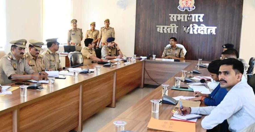 डीआईजी ने की मासिक अपराध समीक्षा, लंबित विवेचनाओं के शीघ्र निस्तारण के दिए निर्देश।