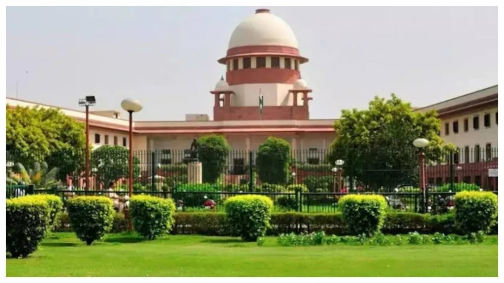 सुप्रीम कोर्ट ने फांसी की सजा पर रोक लगाने से इनकार किया, पर सजा-ए-मौत के विकल्पों पर विचार करने को कहा।