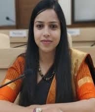 2017 बैच की आईएएस अनुज मलिक बनीं संत कबीर नगर की नई जिलाधिकारी।