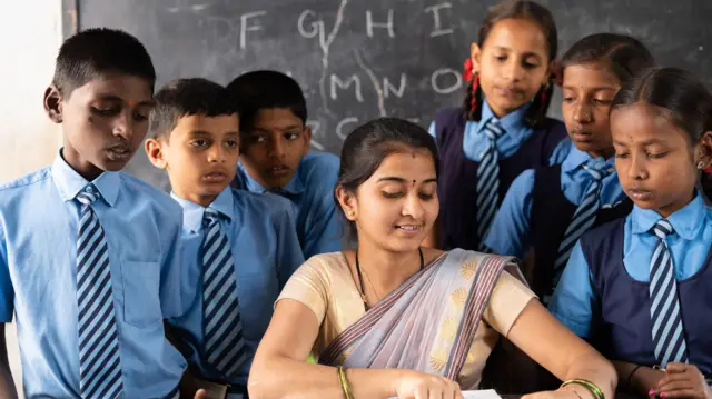 यूपी में 15,012 शिक्षक पदों पर भर्ती का रास्ता साफ, सहायक अध्यापक और पीजीटी के विज्ञापन जारी