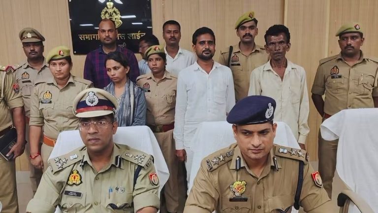 हनीट्रैप और ब्लैकमेलिंग गिरोह का पर्दाफाश, युवती समेत तीन गिरफ्तार।