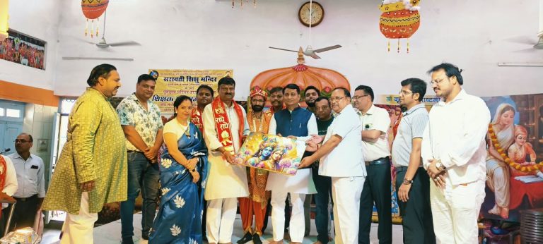 सरस्वती शिशु मंदिर में धूमधाम से मनाया नंदोत्सव, 208 भैया-बहन बने राधा-कृष्ण।