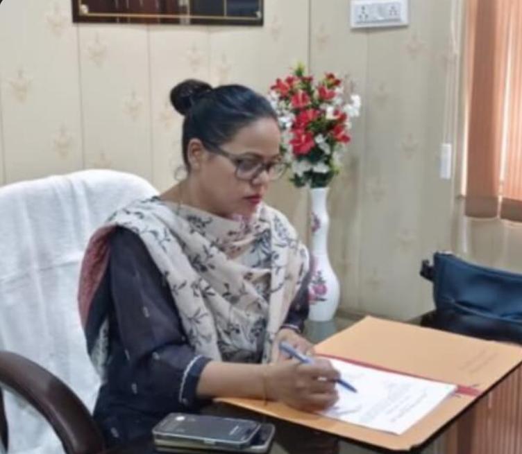 औचक निरीक्षण में मिली खामियां, शिक्षकों को नोटिस