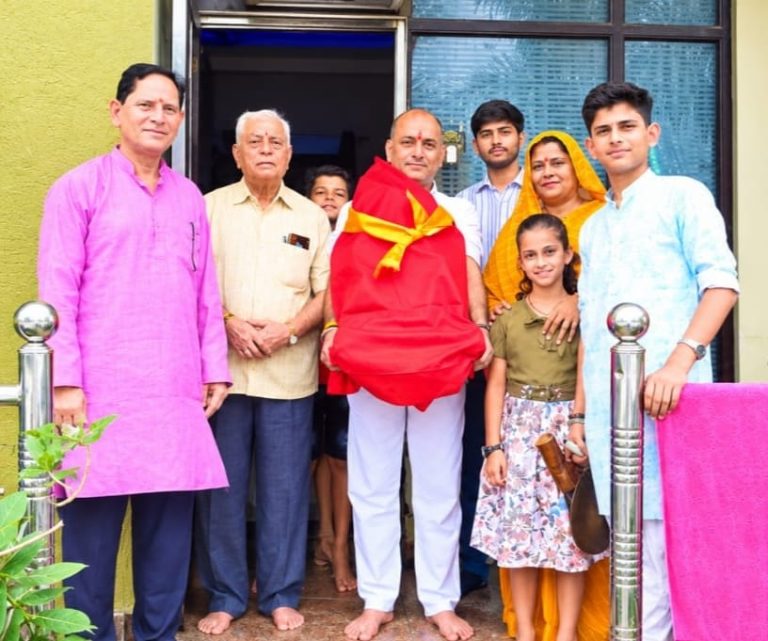 गणेश चतुर्थी पर चंदा ग्रीन सोसाइटी में भगवान गणेश जी प्रतिष्ठा स्थापित।