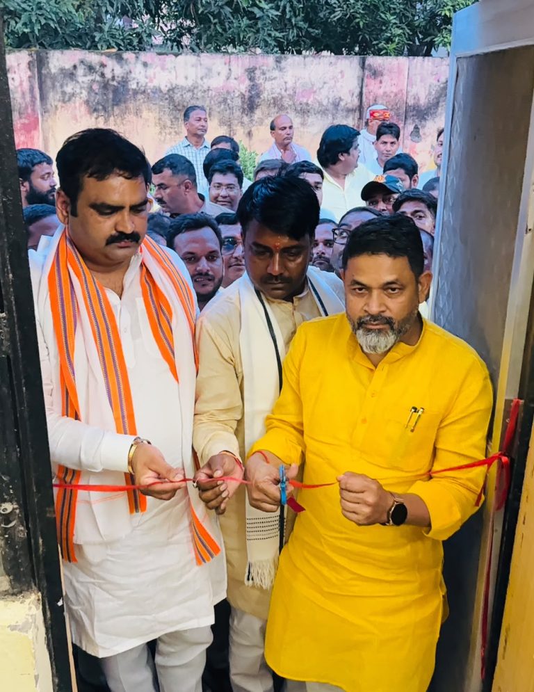 संतकबीरनगर में ‘सेवा संकल्प अभियान’ के तहत विविध कार्यक्रम, फल वितरण से रक्तदान और वृक्षारोपण तक सेवा का संदेश।