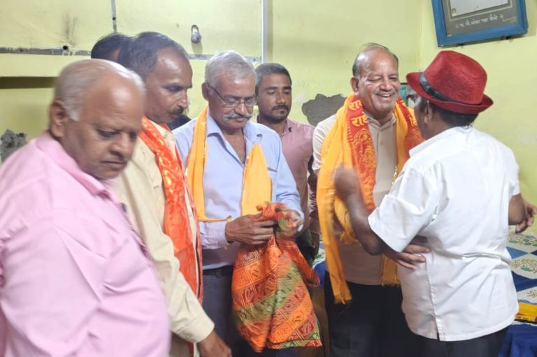 बूथ विजय संकल्प अभियान के तहत सैनी नगर पहुंचे अनिल अग्रवाल, जोरदार स्वागत।