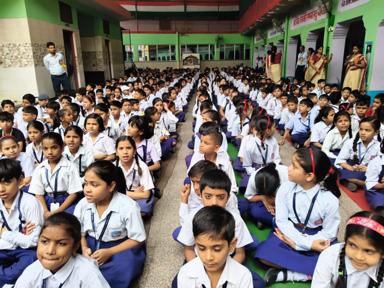 वंदे मातरम् के 150 वर्ष पूर्ण होने पर 843 लोगों ने किया सामूहिक गायन,विद्या भारती के तत्वाधान में संपूर्ण देश में गूंजा राष्ट्र गीत वंदे मातरम्