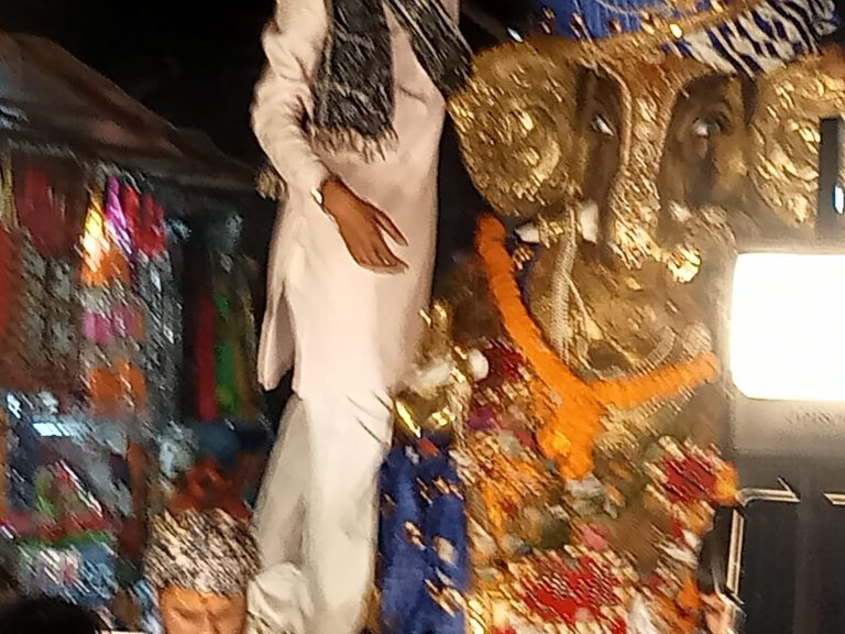 मन्नत गणेश की भव्य शोभायात्रा में उमड़ा श्रद्धालुओं का सैलाब।