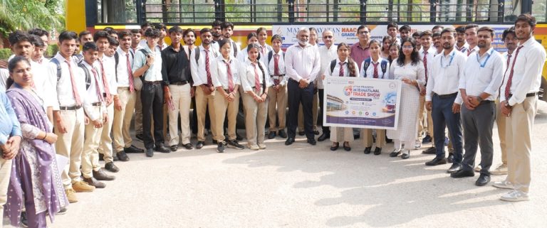 ट्रेड शो में विद्यार्थियों ने समझी उद्योग, नवाचार और उद्यमिता की बारीकियां।