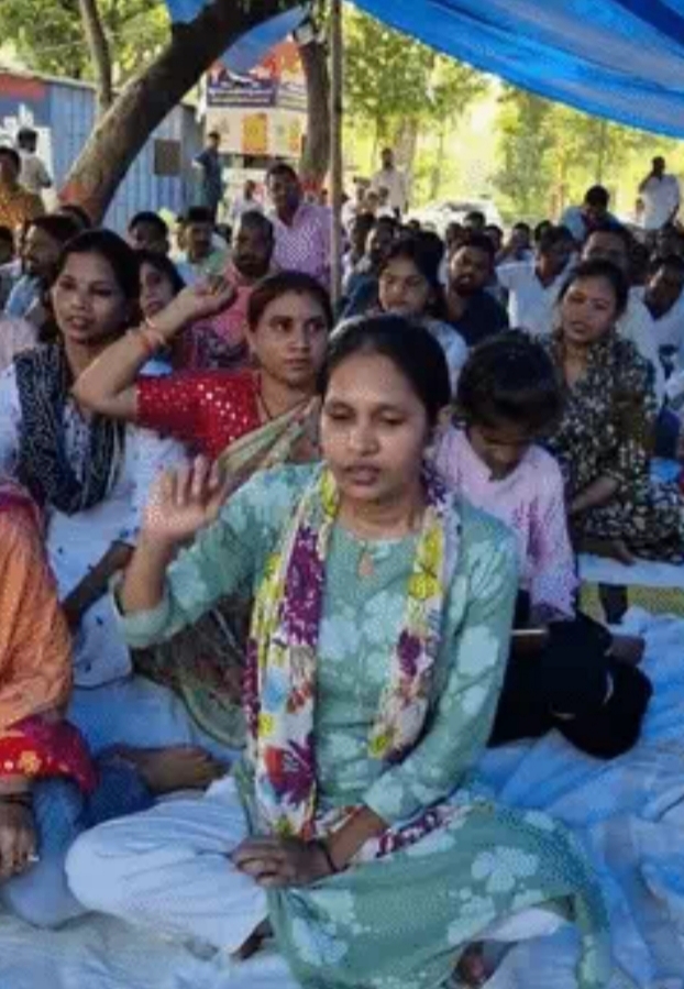 टीजीटी-पीजीटी अभ्यर्थियों का आमरण अनशन: पुरानी नियमावली को लेकर 24 घंटे से भूख हड़ताल।