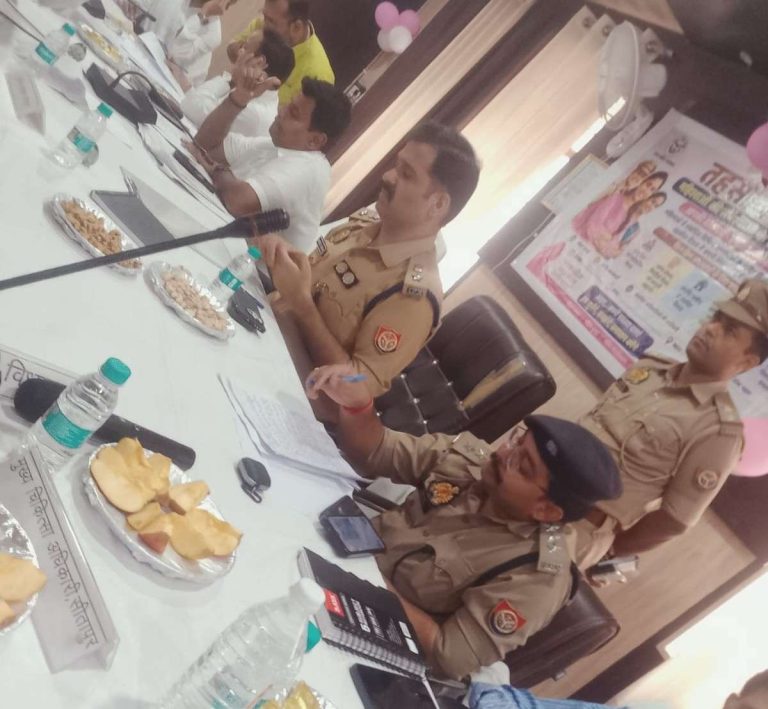 सार्वजनिक मार्ग पर अतिक्रमण से ग्रामीण परेशान, चबूतरा बनाकर रास्ता संकरा करने का आरोप।