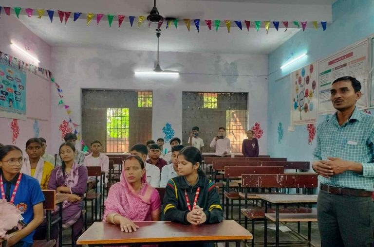 राष्ट्रीय टेक्नो फेस्टिवल में प्रतिभाग करने गुजरात रवाना हुई 31 विशेष सदस्यीय टीम।